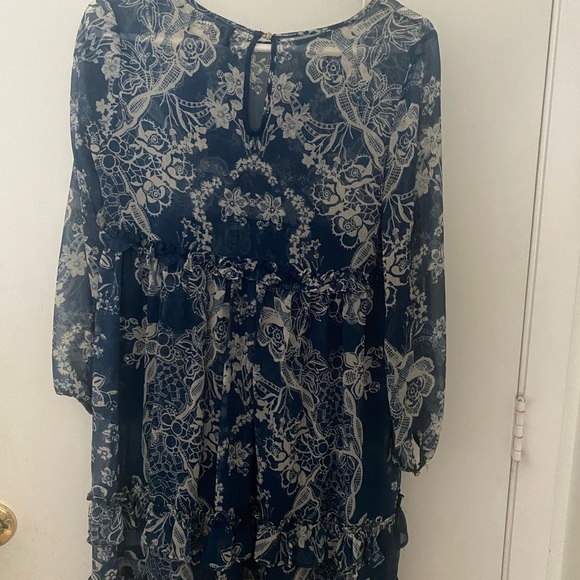 Dress from In Awe - Picture 5 of 8